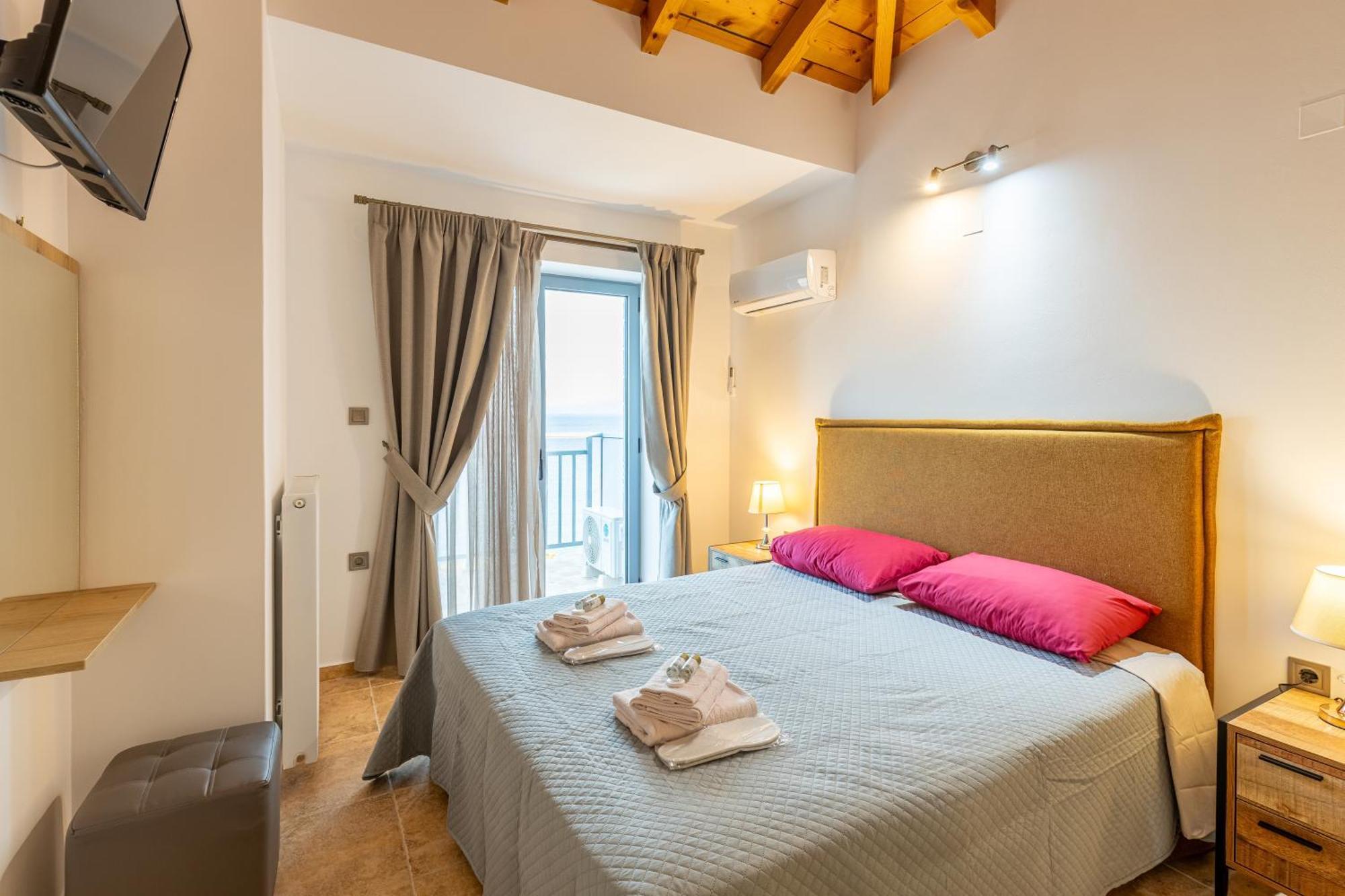 Katerina'S Villas - Monemvasia Beachfront Stone Paradise Exterior photo